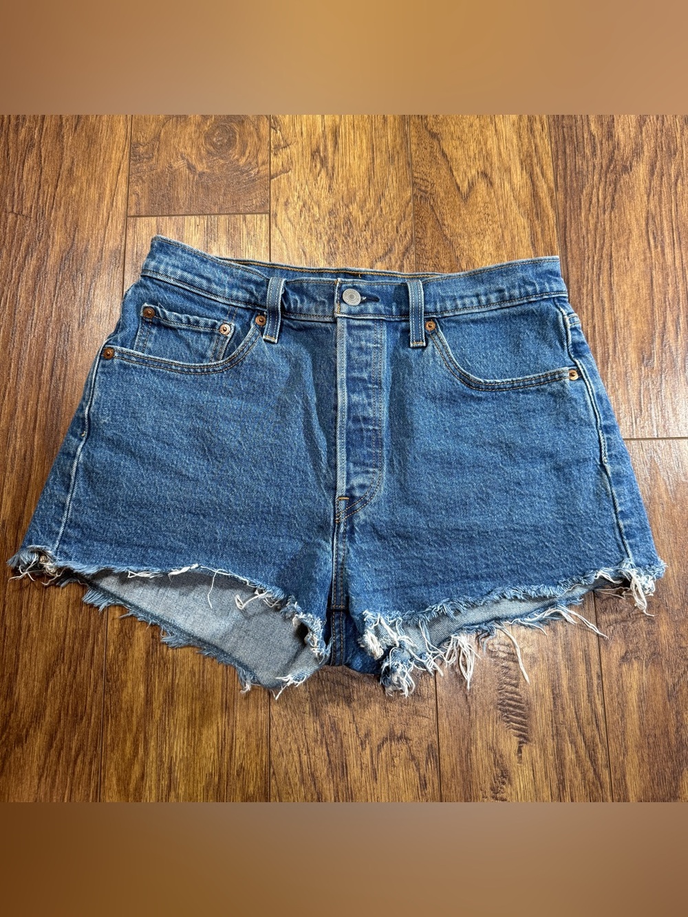 Levi’s 501 Original Cut-Off Denim Shorts Women’s W29 Raw Hem Jean Shorts